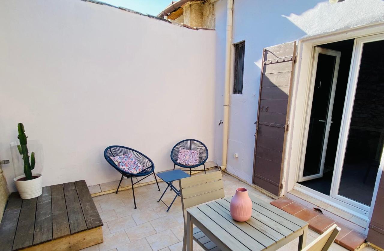 Appartements Entre Provence Et Camargue Тараскон Экстерьер фото