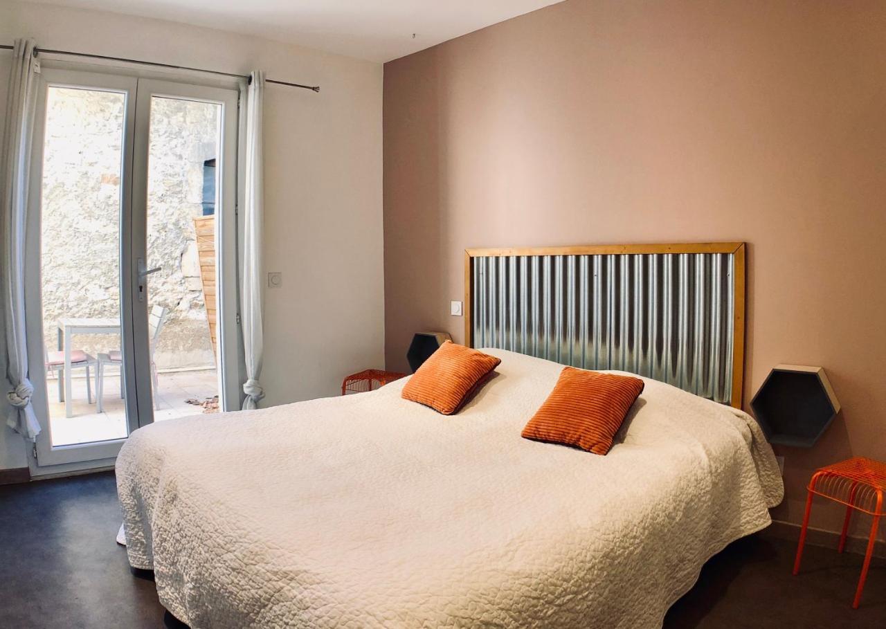Appartements Entre Provence Et Camargue Тараскон Экстерьер фото