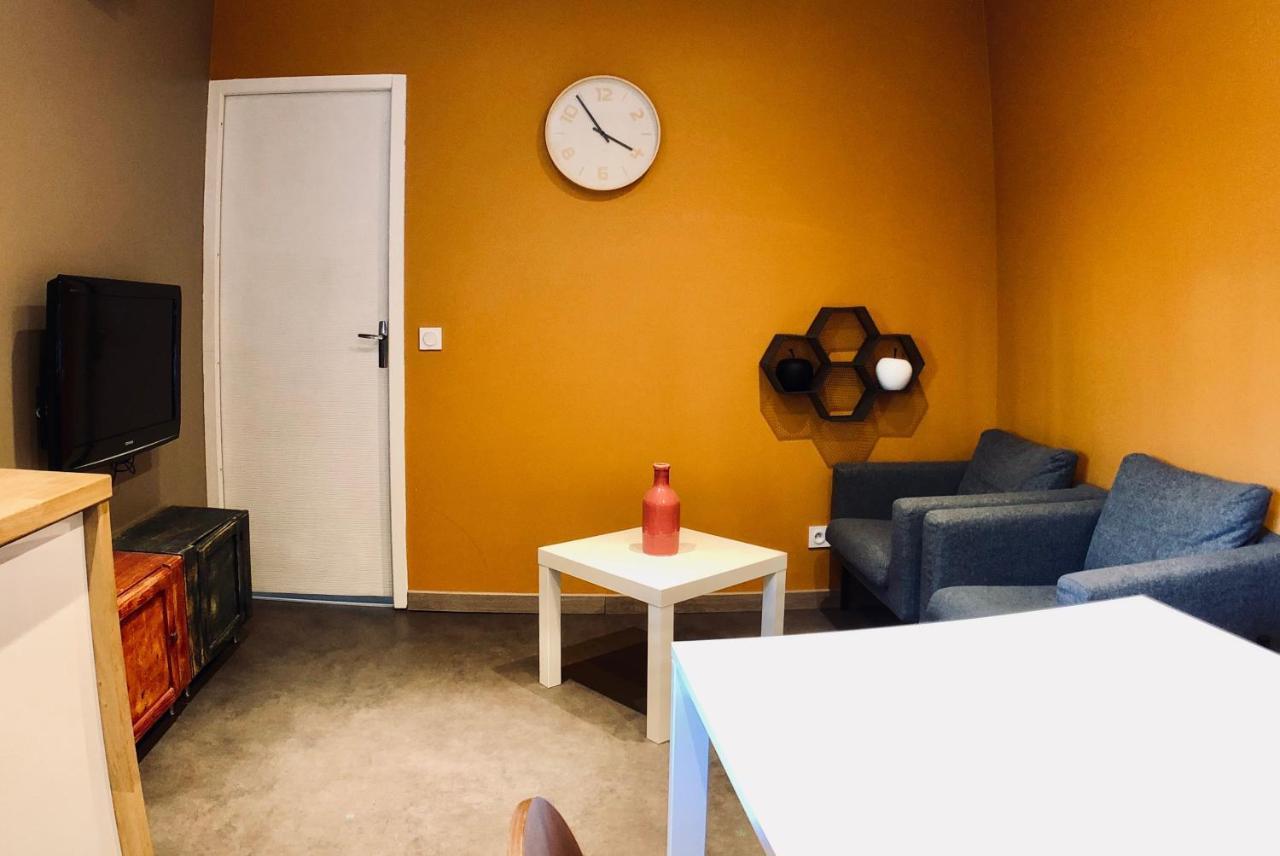 Appartements Entre Provence Et Camargue Тараскон Экстерьер фото